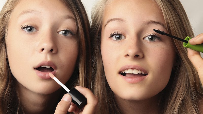 Plus de la moitié des ados se maquillent dès l'âge de 14 ans